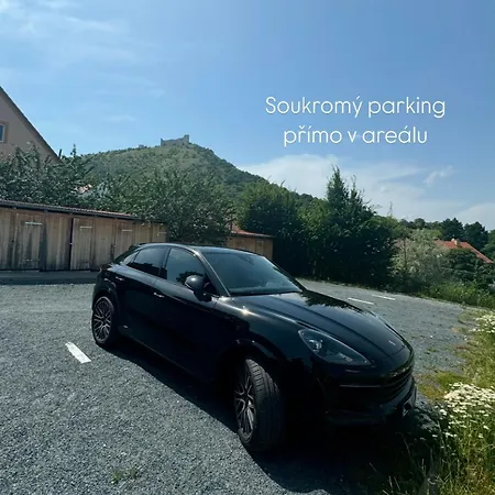 Milujto, Pálava